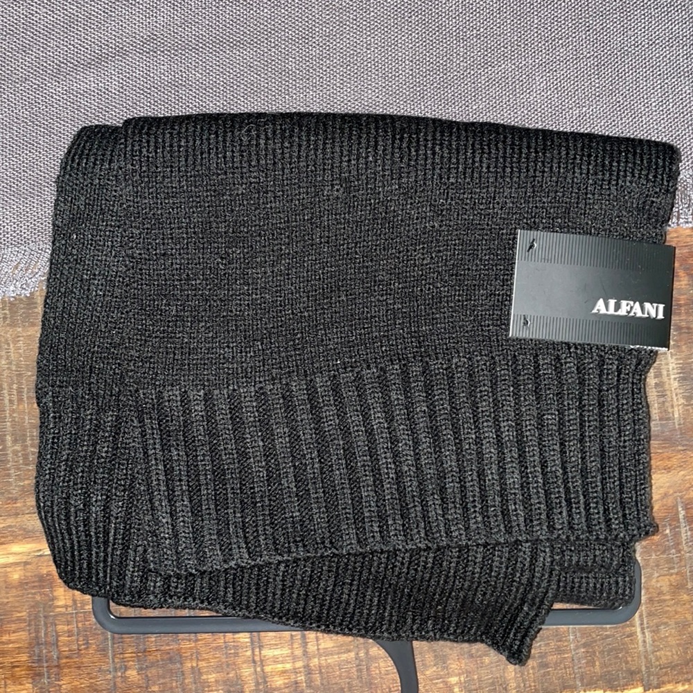 NWT Alfani 100% Acrylic Scarf